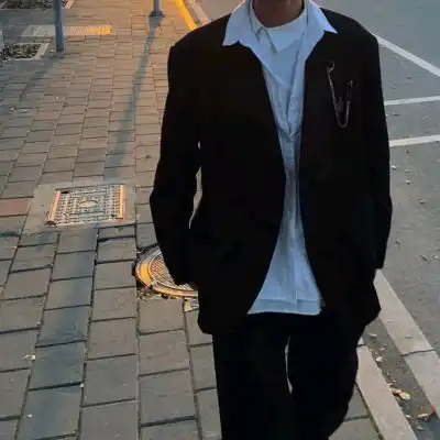 男头.与其被动失眠不如主动熬男生头像我要个性网
