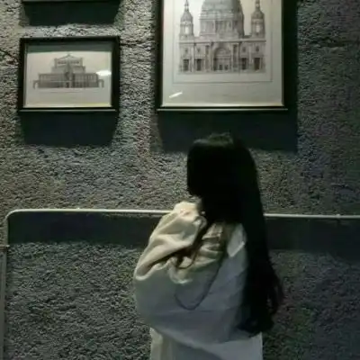 超丧女头像模糊朦胧不清压抑颓废头像女