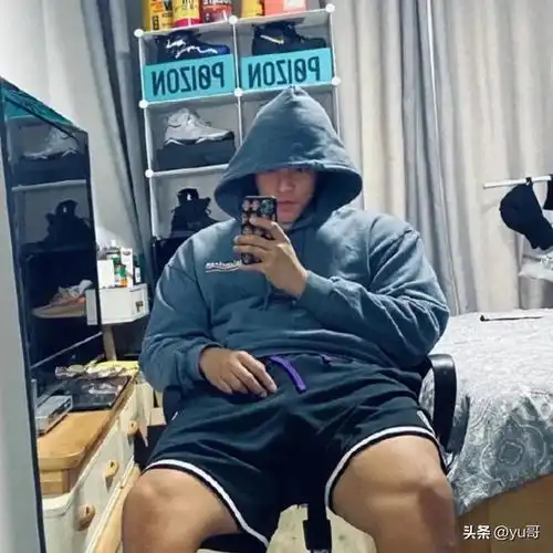 初中数学老师每一块肌肉都经过精心雕琢,展现出对健身的极致追求