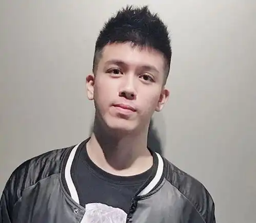 适合学生党的帅气发型,男生开学这样剪头发,尽显校草气质