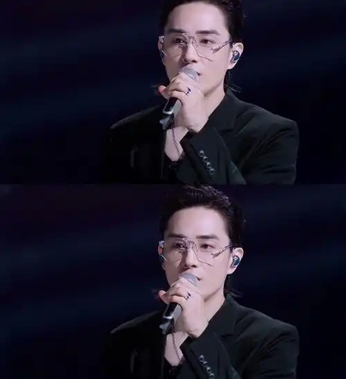 李承铉参加哥哥大爆火穿西装戴眼镜变斯文败类,彻底逆袭