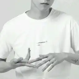 求白色衬衫情侣头像,谢谢