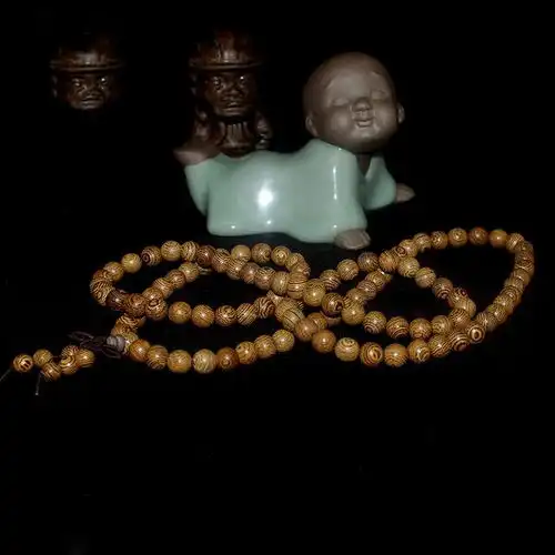 男人戴手串千万别乱戴,会很掉价的,要戴就戴最有品位的