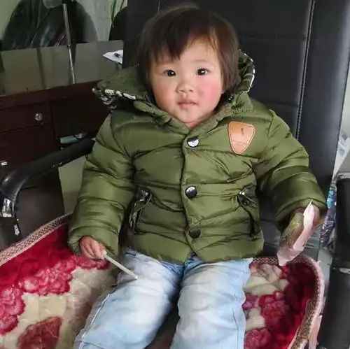 贵州弃婴被美国夫妇领养,7年后从孤儿到公主,惊人变化让人泪奔