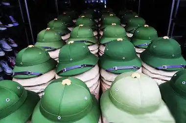 组图奇观越南男人都喜欢戴绿帽子