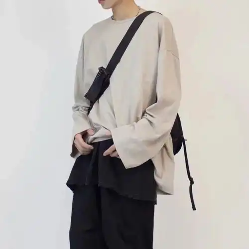 白底男生头像是不是没人看啊