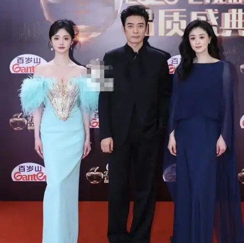 品质盛典佟丽娅脸僵,马伊琍险走光,男明星黑西装统统撞衫