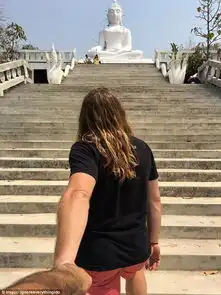 基友也要秀恩爱,两男子赴泰度蜜月,太辣眼睛