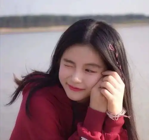 优质精选小众温柔ins风女生头像9