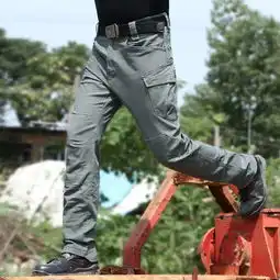 男人到了中年,就要少穿西裤了,多试试穿工装裤,爆发男性荷尔蒙