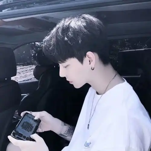 经常打游戏的男孩子,98身上有这3特征,中一个都难脱单