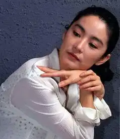 林青霞过65岁生日,娱乐圈又火热起来了,双双送上祝福