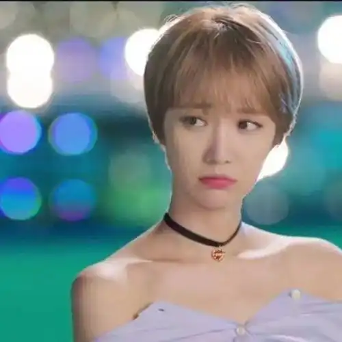 明星选错发型是长这样的