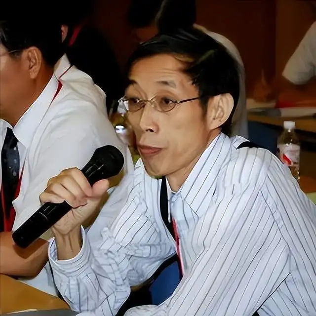 北大教授陈平靠批美捞金数亿,晚年赴美住豪宅,女儿嫁白人