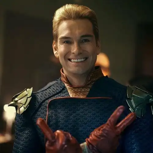 众演员齐贺黑袍纠察队第三季开播祖国人笑容格外纯真