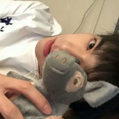 取图今日表情包男生可爱奶狗头像