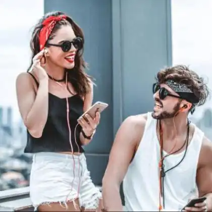 qq欧美情侣头像一对两张小清新自然,没有你在身边真的很孤单