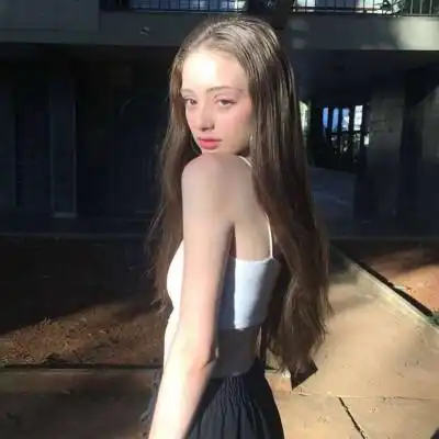 好看的欧美女生微信头像,装出万事顺遂的样子