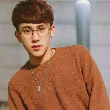 qq男生头像戴眼镜高冷