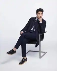 赵又廷升级当爸后男人味更甚,西装油头成熟内敛,不见曾经稚气感