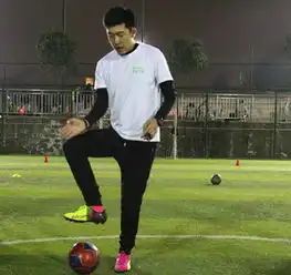 为什么中国女生更喜欢打篮球的男生,而不是踢足球的男生