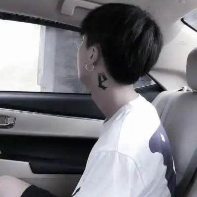 男生头像可爱呆萌真人碎了一地的爱情专一