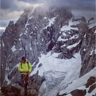 袛械褋褟褌褜锌芯褌褉褟褋邪褞褖懈褏褎芯褌芯谐褉邪褎懈泄邪谢褜锌懈薪懈褋褌芯胁