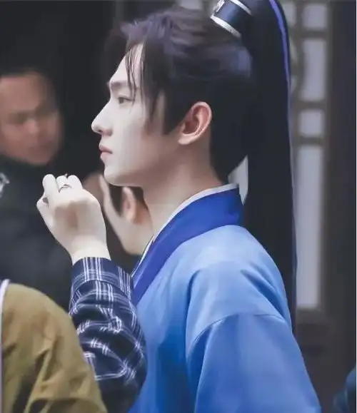 长歌行还在播,赵露思又一部古装剧来袭,看到男主收视率稳了