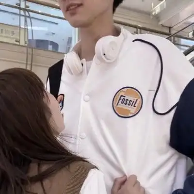 女生发微信说来大姨妈了,男生应该怎么回复
