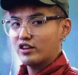 吴亦凡这是怎么了,怎么像肿起来了一样,也太可怕了吧