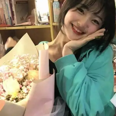 女生微信头像人带花,唯美好看的带鲜花女生头像