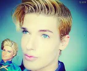 巴西女模为纪念离世男友整容成真人芭比