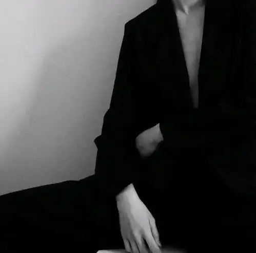 头像人生苦短我他妈又懒