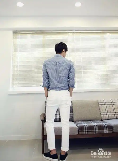 男士竖条纹衬衫搭配
