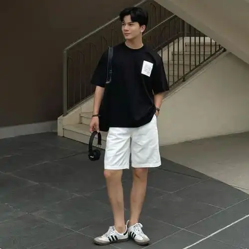 男生黑白配穿搭酷帅十足,这3套简单百搭,快来试试