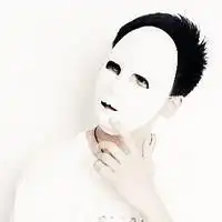 求带面具的男生头像越多越好