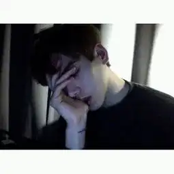 他是谁韩国人模特还是网红求资料微博上的图