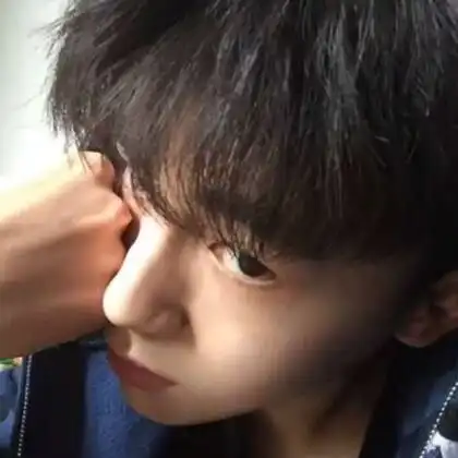 头像不动声色,慢慢发光