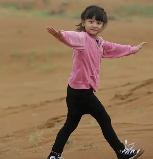 田亮晒全家福,森碟大腿壮实抢镜,12岁儿子神似年轻版吴彦祖