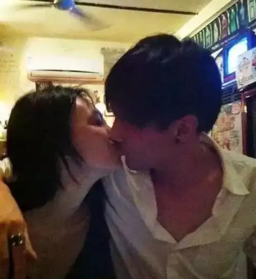 被遗忘的渣男,李荣浩成名后抛弃同居4年女友,转头追现妻杨丞琳