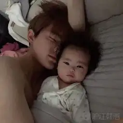 17岁差姐弟恋,中韩混血宝宝颜值超高,妈妈却被喷整容脸