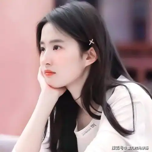 刘亦菲终于有接班人了她的白纱照一出,这眼被上帝吻过吧