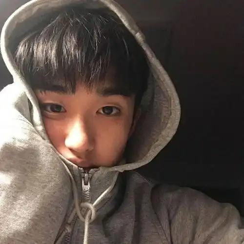 有没有狼狗型的头像男图