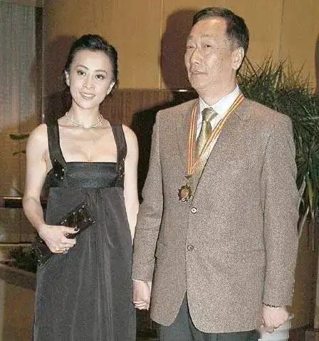 曾为5个男人宫斗,绝交5年又和好刘嘉玲关之琳为了男人不值得