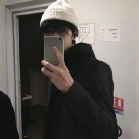 帅气男生头像霸气手机控,送给酷爱手机控的亲们