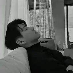 黑白男生头像年少有为