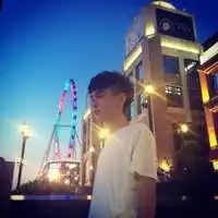 隔岸观火冷眼旁观意境男生头像