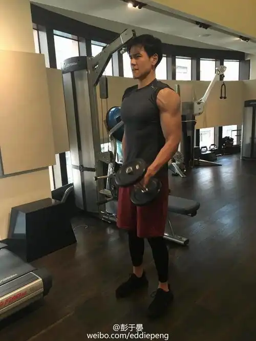 吴磊爆筋好米且刘奕畅腹肌能导航九亿少女梦的林更新咋回事