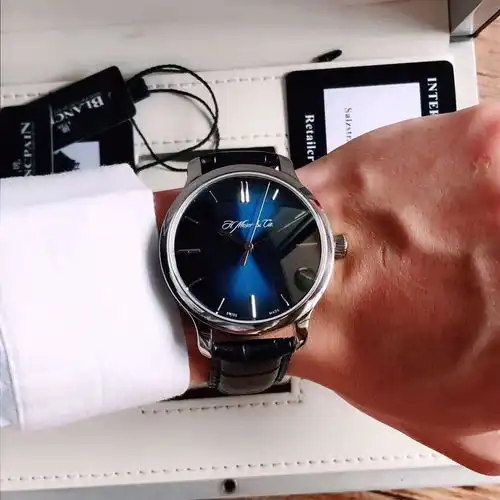 显内涵与品位的欧米茄男士机械腕表,展现优雅品质,传统和创新