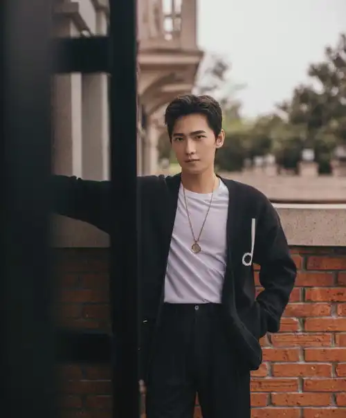 杨洋表里不一张雨绮维护男友得罪人许凯被前女友锤